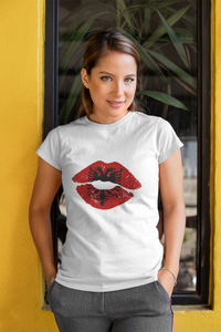 Lips and eagle - Women's T-shirt